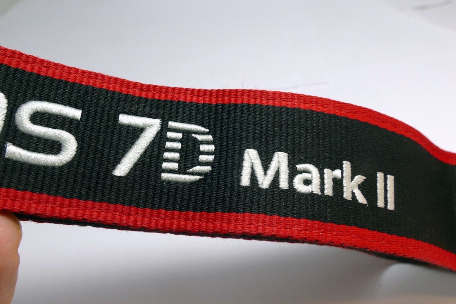 Canon EOS 7D Mark II Digital Camera Neck Shoulder Strap Black-Red - Genuine OEM
