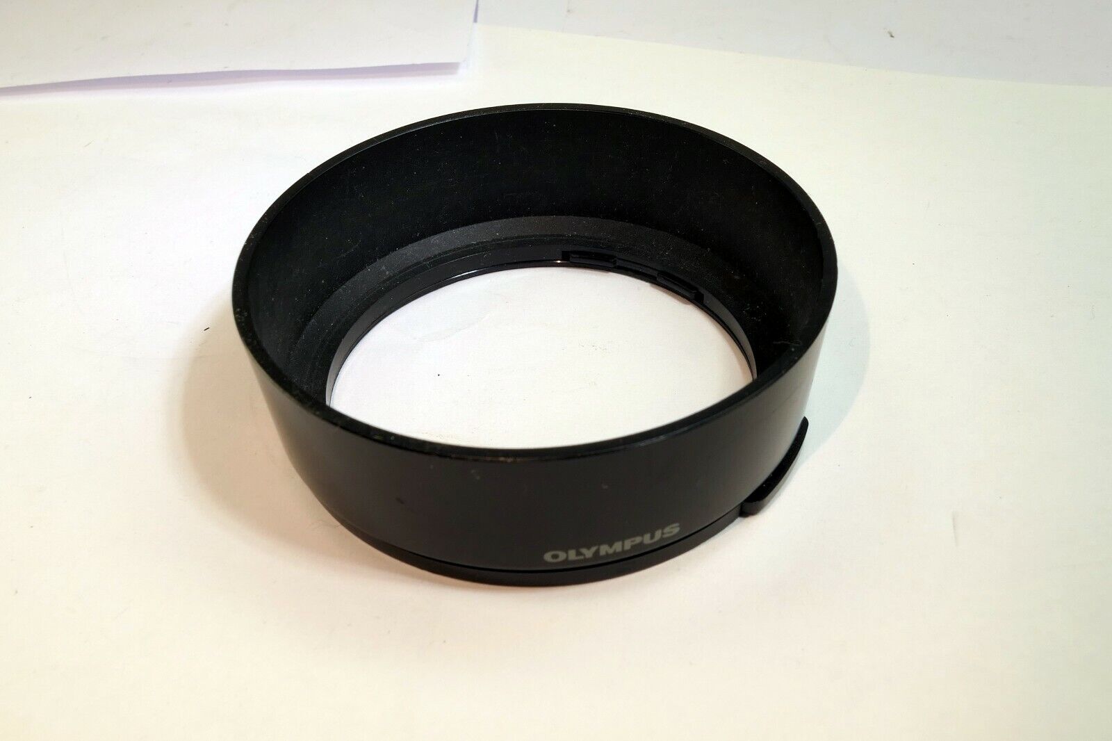 Olympus AF 35-70mm f3.5-4.5 Lens Hood Shade genuine vintage snap on type