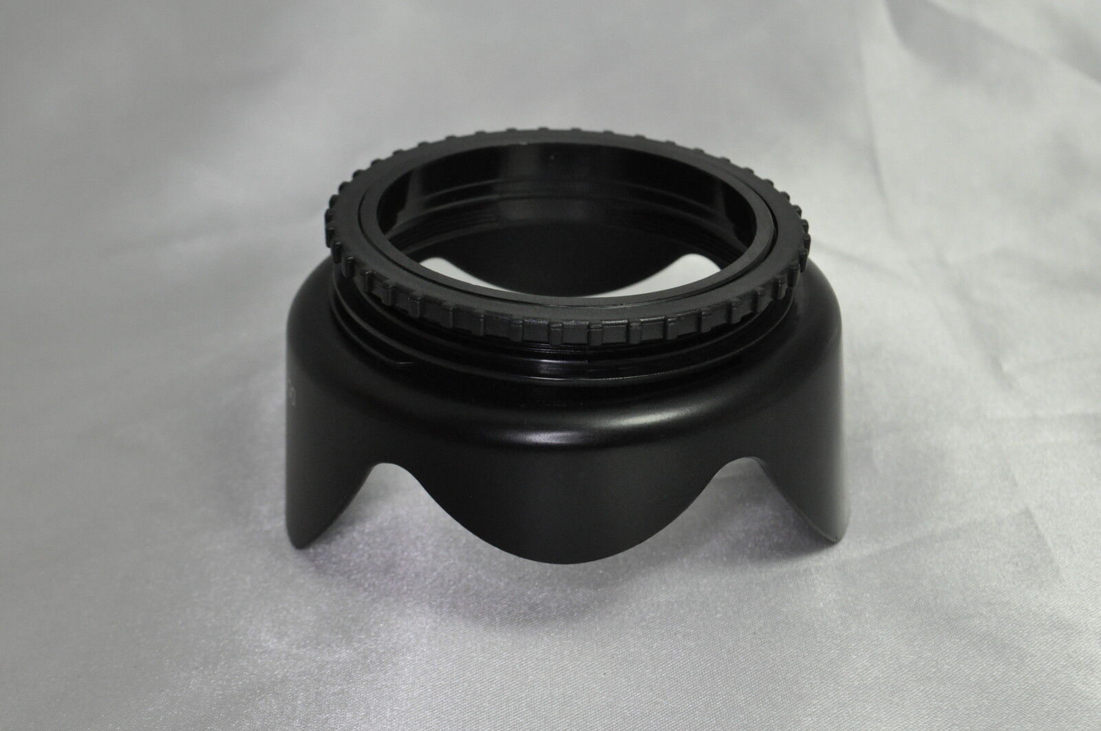 DC (II) 58mm Plastic Lens Hood Screw in Type for 18-55mm IS Kit Zoom lesn