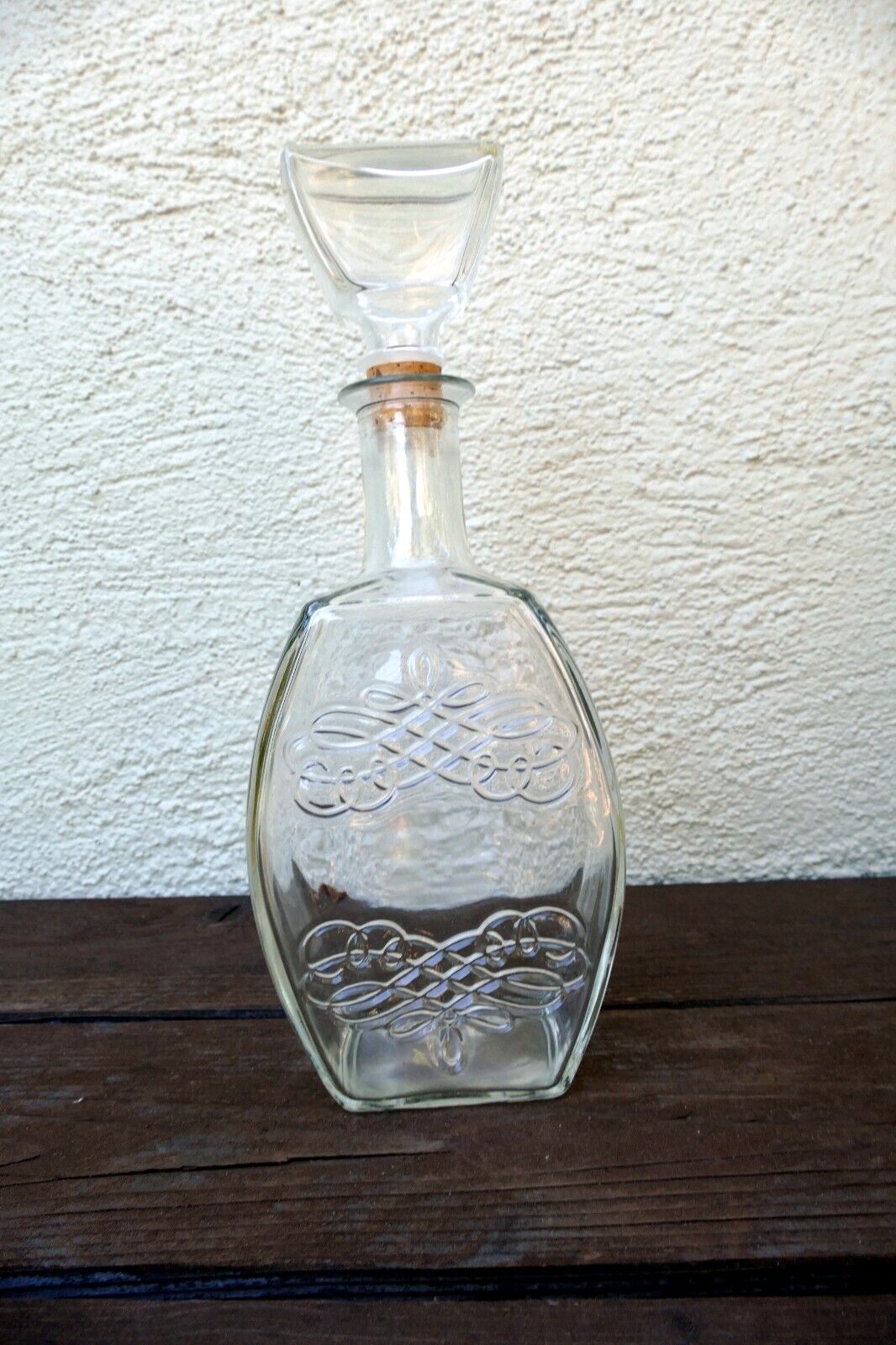 1 Litter Glass Decanter With Stopper 11" tall Oval Ornamented Whiskey