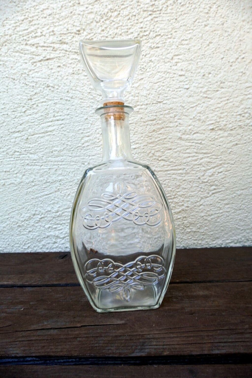 1 Litter Glass Decanter With Stopper 11" tall Oval Ornamented Whiskey