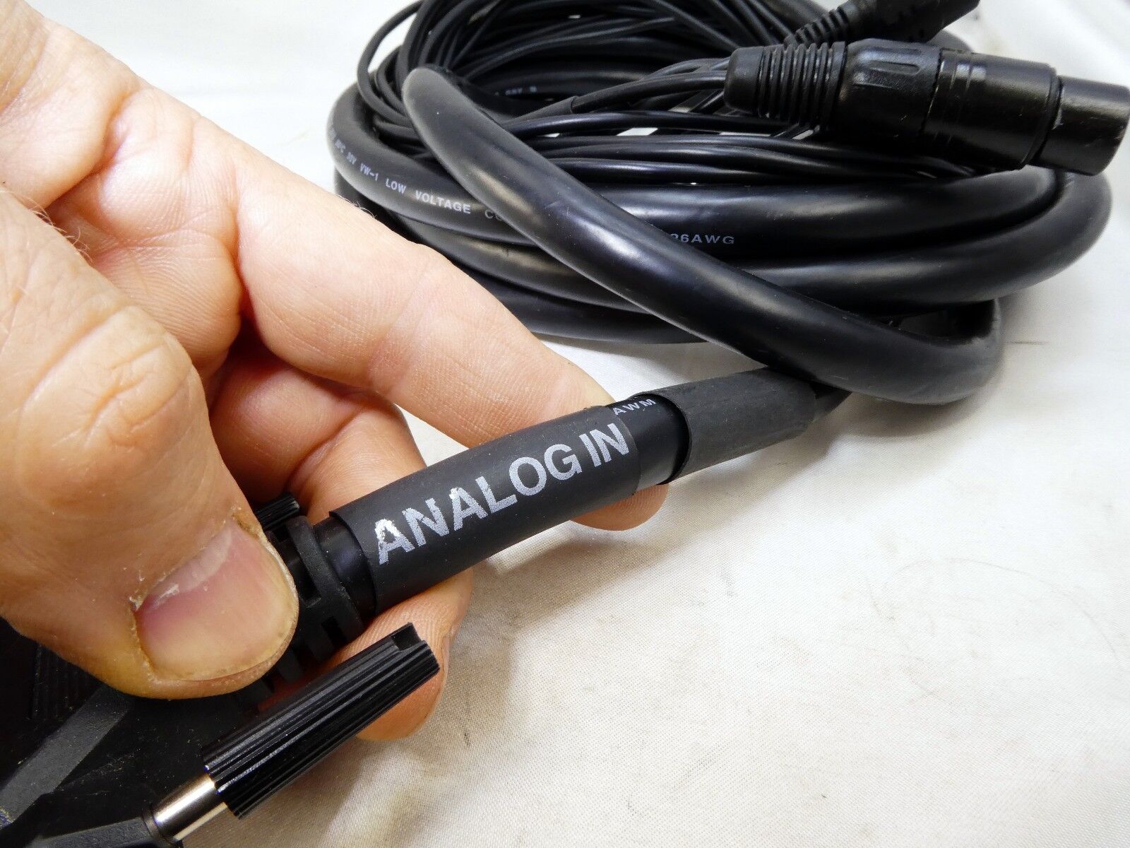 AWM E89980-A SUNF PU STYLE 2919 LOW VOLTAGE COMPUTER CABLE 26AWG 4 XLR Video