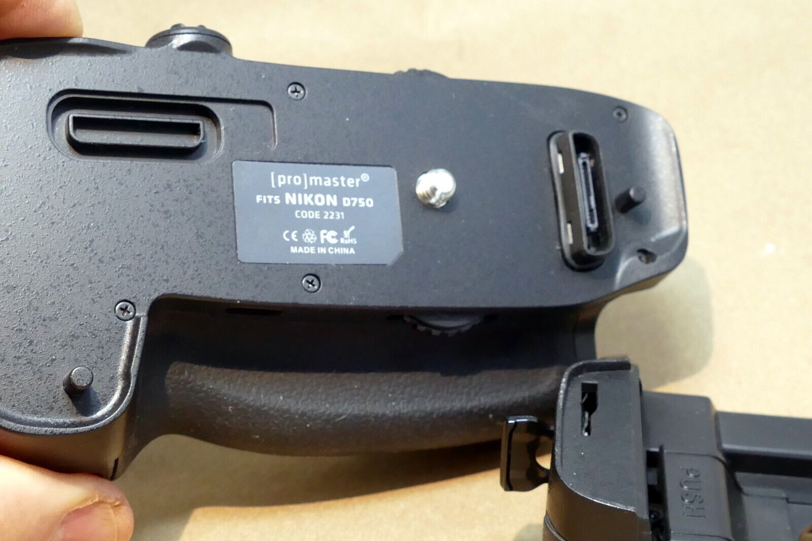 Promaster D750 Grip New in Box