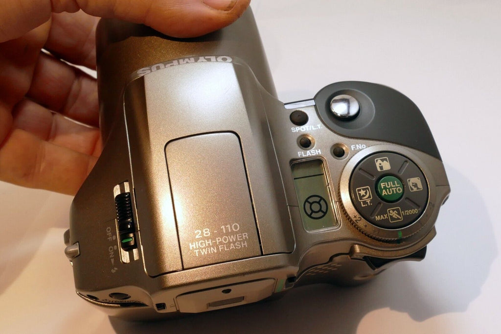 Olympus IS-30 DLX 28-110mm Zoom Lens High-Power Twin Flash Camera