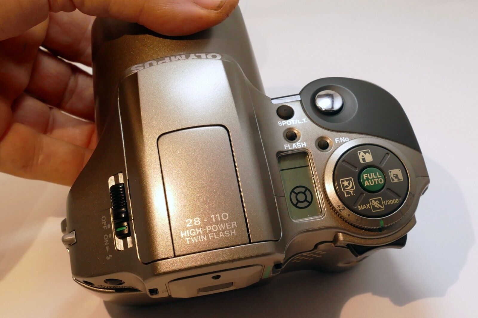 Olympus IS-30 DLX 28-110mm Zoom Lens High-Power Twin Flash Camera