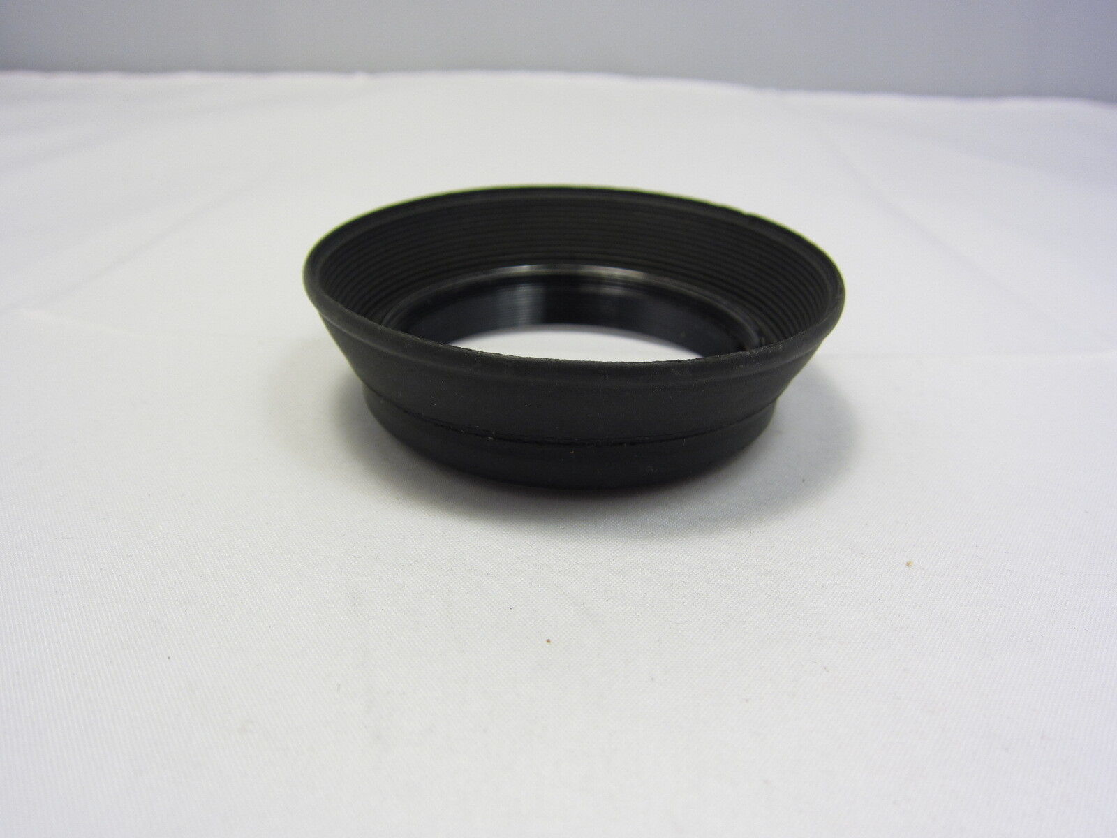 Generic 52mm Collapsible Rubber Lens Hood screwin type missing top part