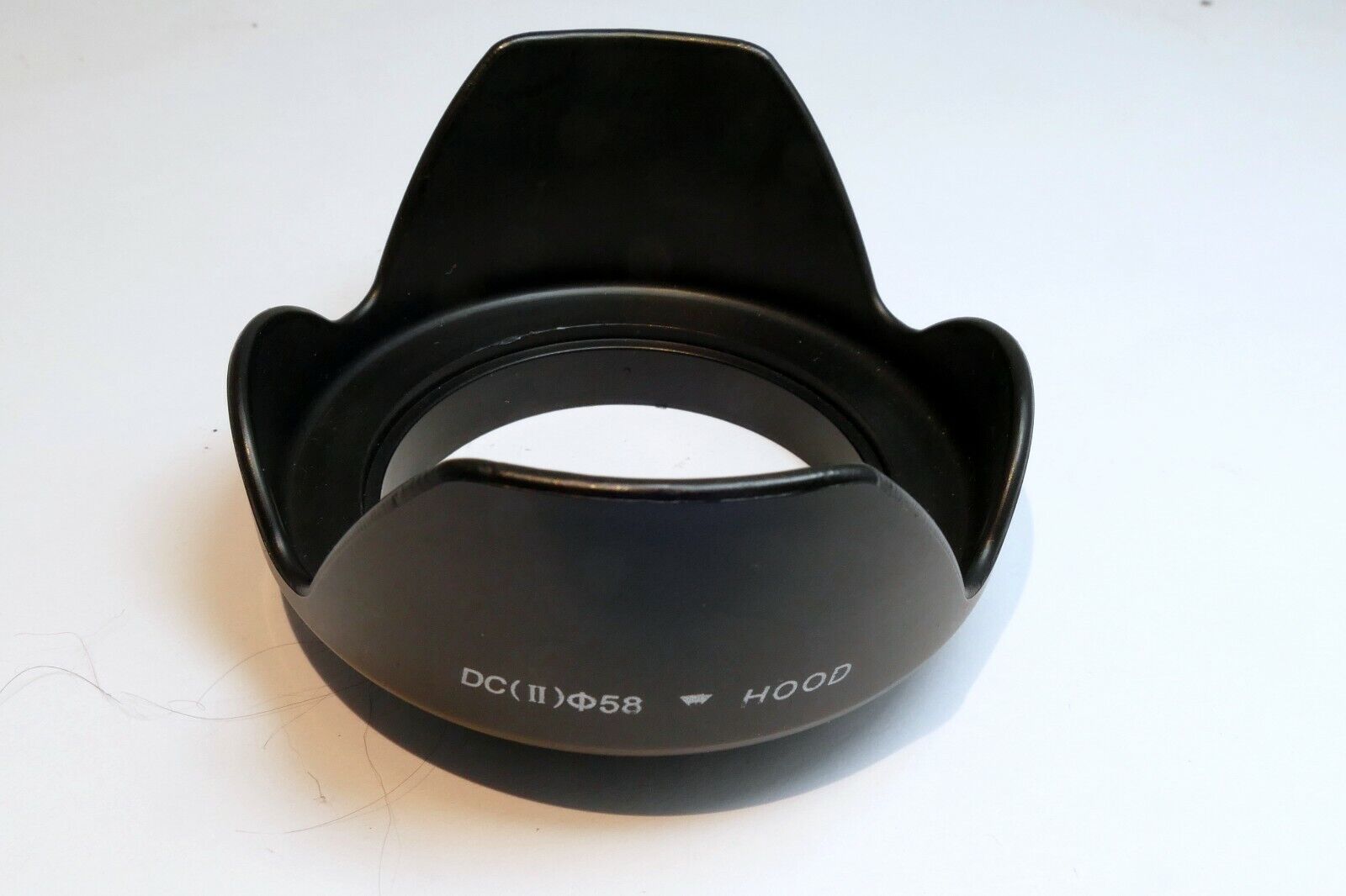 58mm Lens Hood Shade plastic petal shaped ( missing locking ring)
