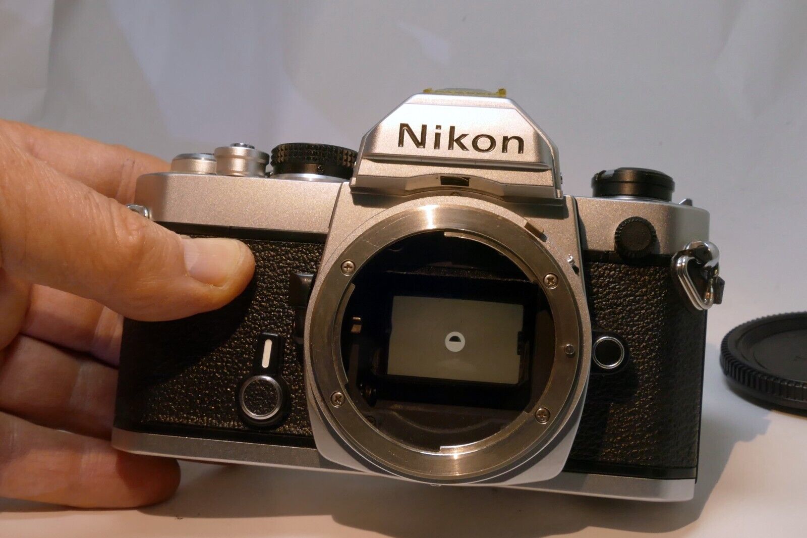 Nikon FM 35mm SLR Film Camera w/ issues with light meter - Free Shipping USA