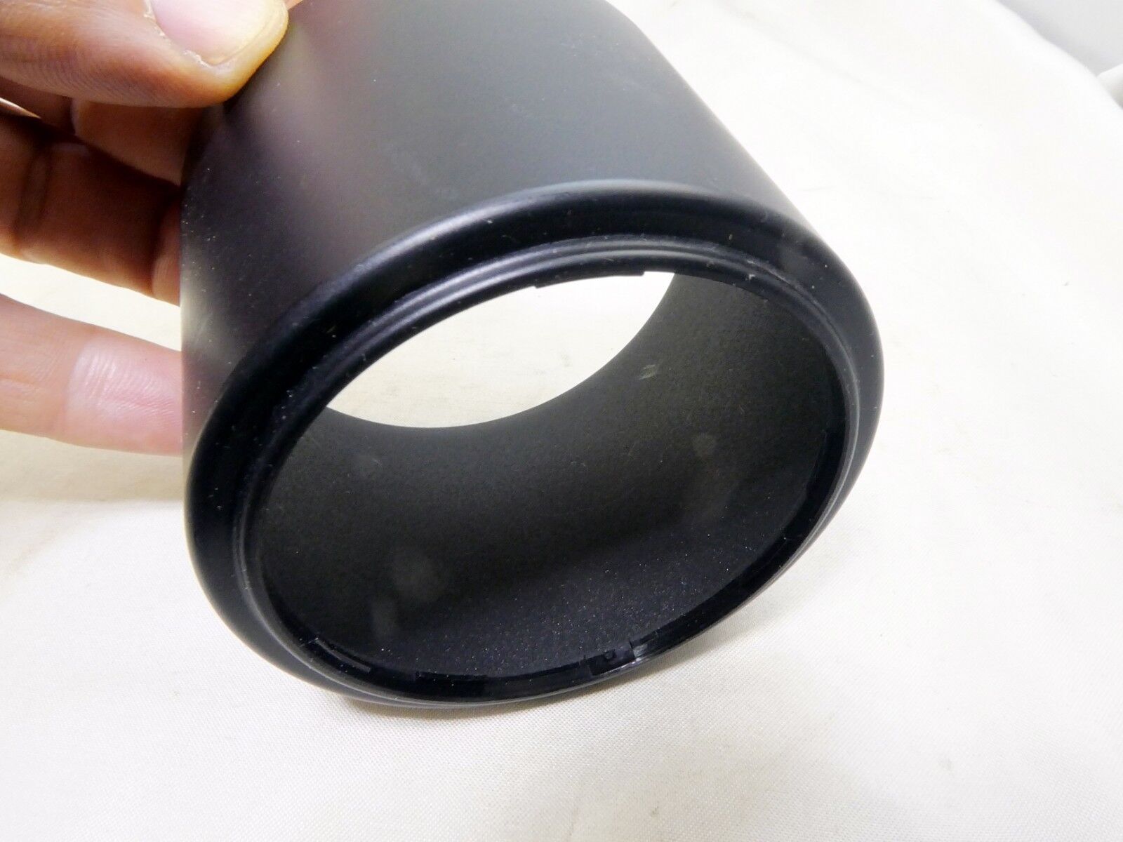 59mm ID Telephoto Plastic Lens Hood  twist on type (unknown brand)