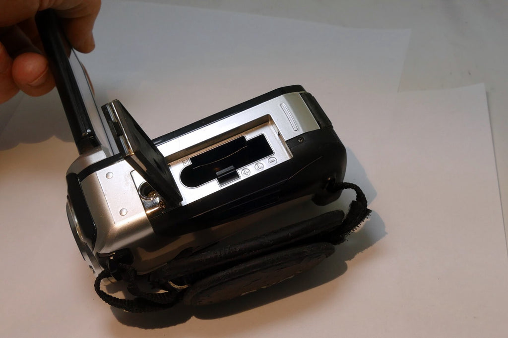 DXG  1080P  DXG - 5B1V  HD Camcorder Gray No battery, charger - Untested, AS IS