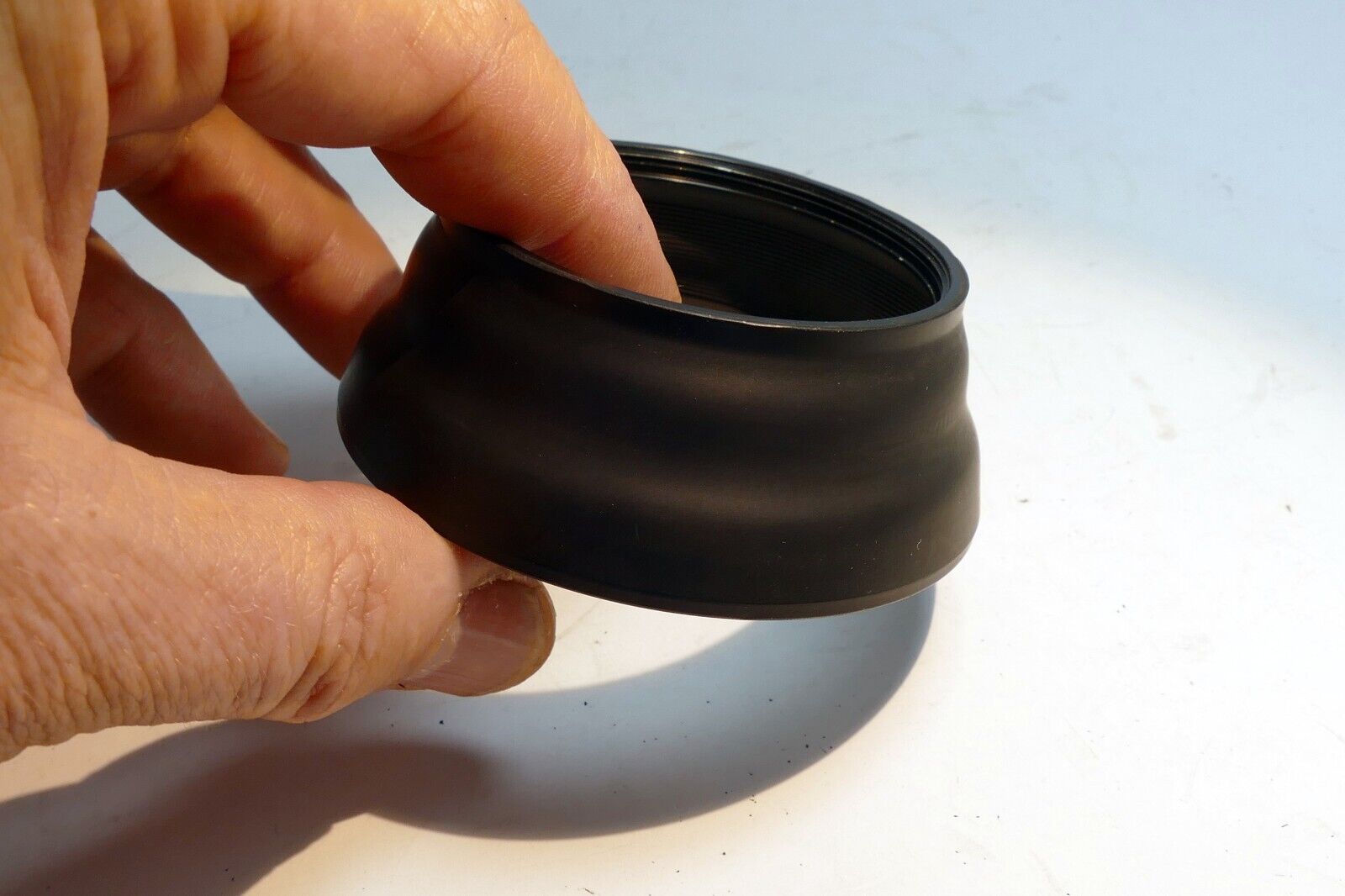 Zeiss Ikon Voitglander  56mm Lens Hood Shade threaded with female threads Icarex