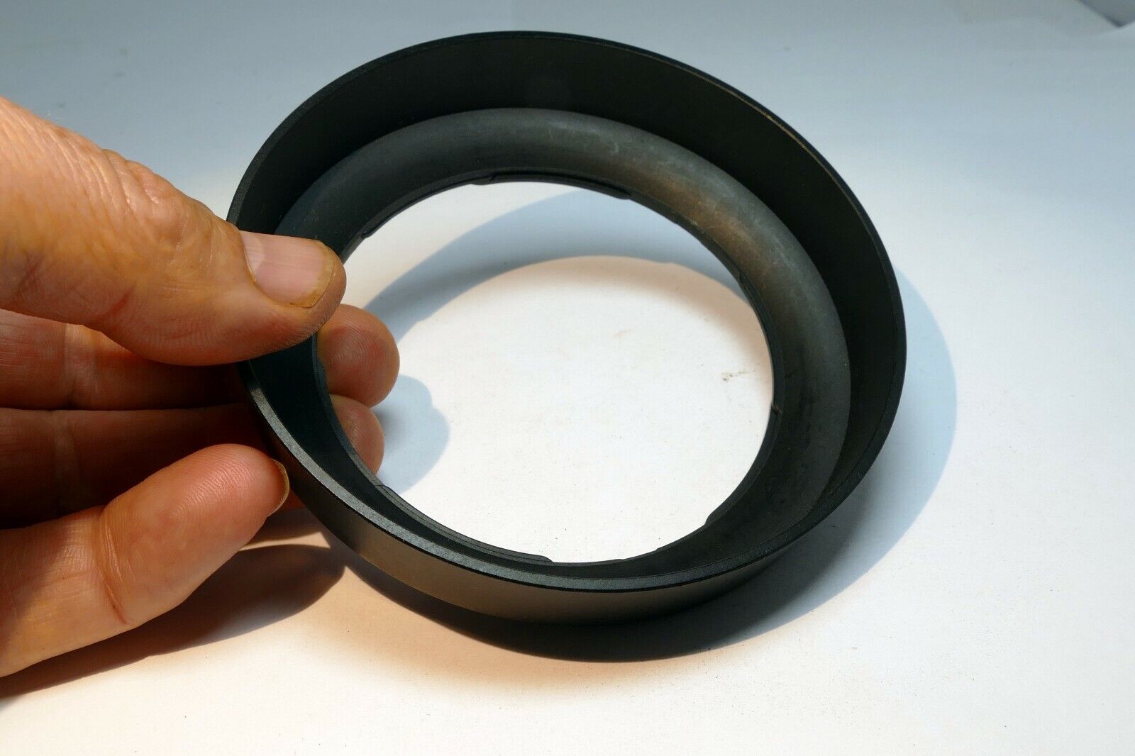 72mm Lens Hood Shade twist on type wide angle   35-85mm