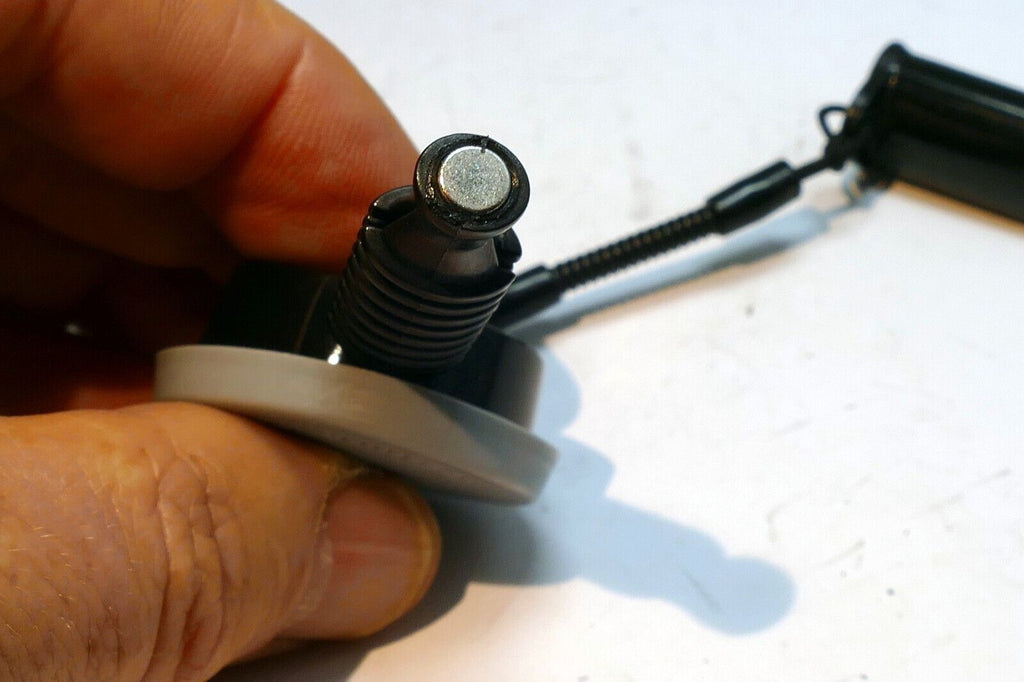 Lensbaby Lens aperture disc removal tool with magnet / case plastic