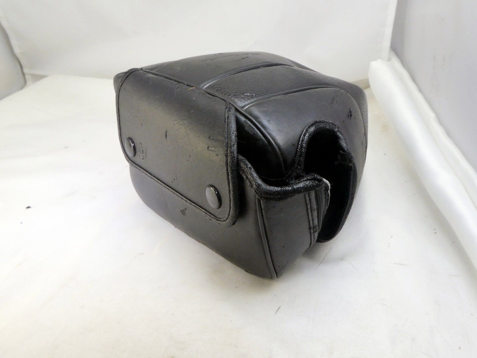 Nikon CF-59 Semi-Soft Case  for N80 cameras with 28-80mm AF Nikkor lens