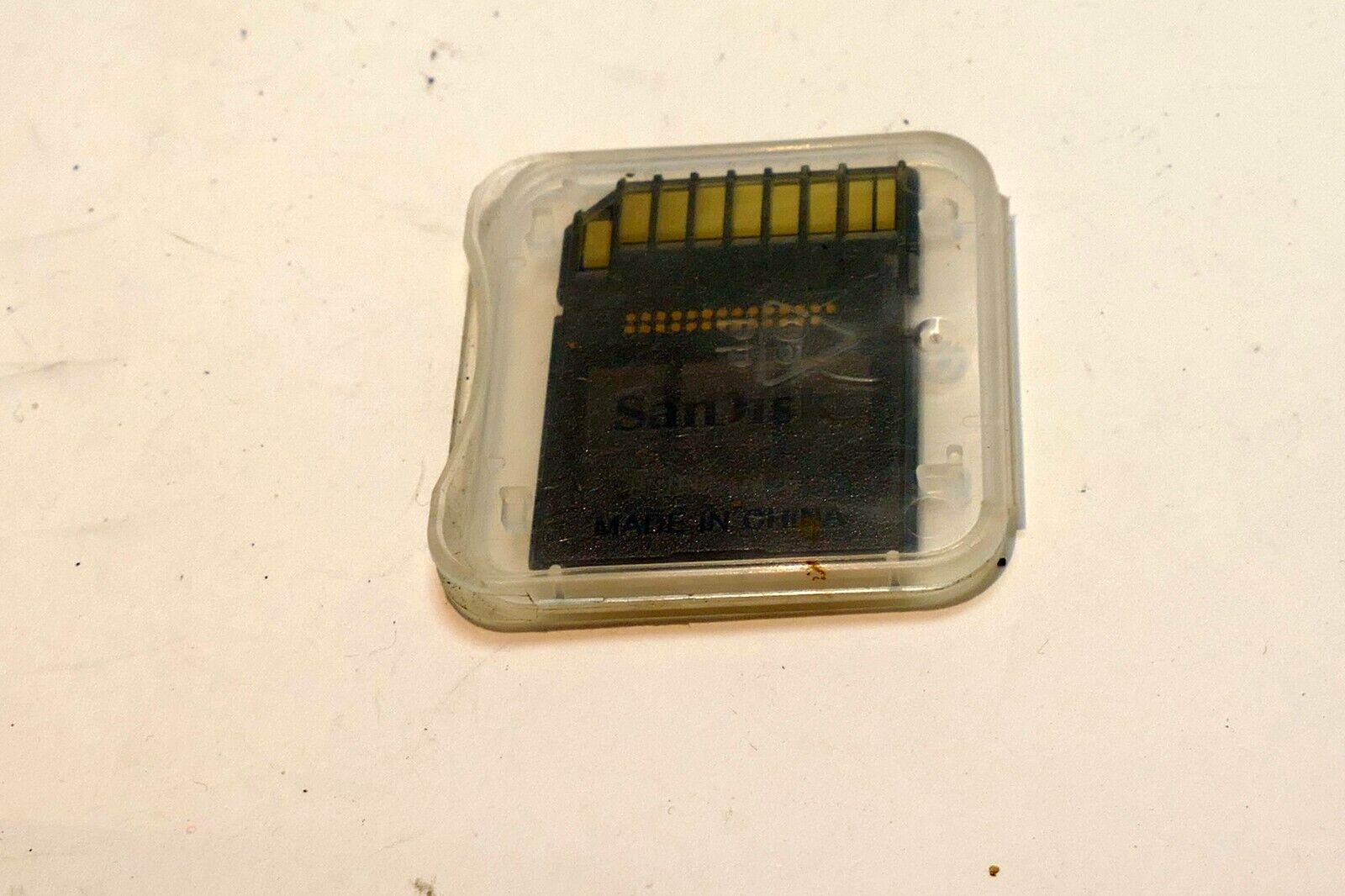 SanDisk Ultra 8GB, Class 15 MB/s - SDHC UHS-I Card with protective case