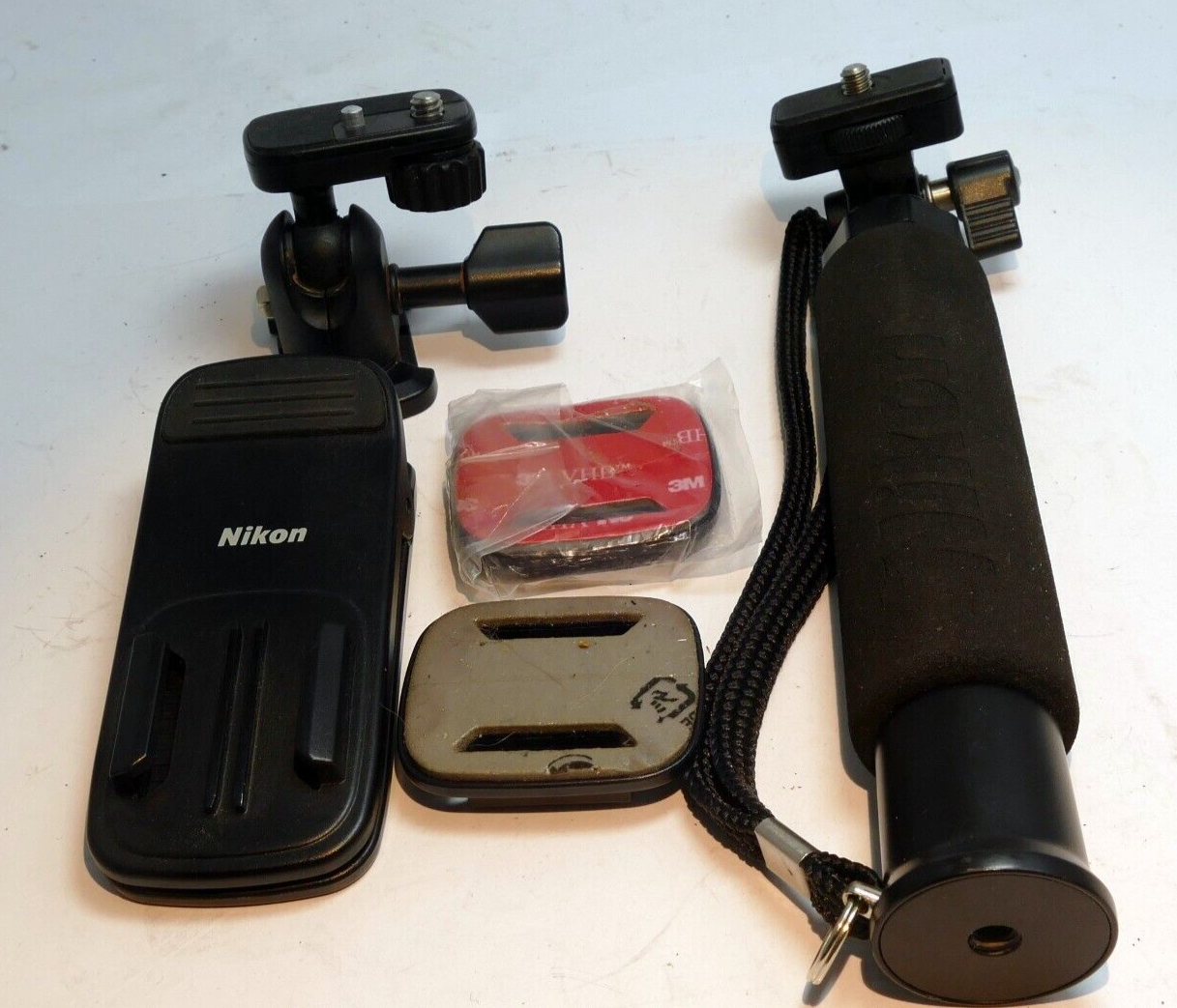Nikon AA-10 messenger Case w/ Mount Camera Clip w tripod head selfie stick