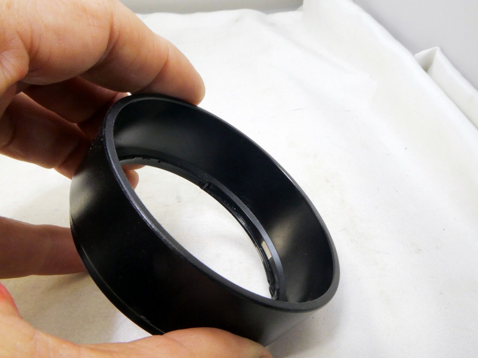 65mm ID  Plastic Lens Hood  twist on type (unknown brand)