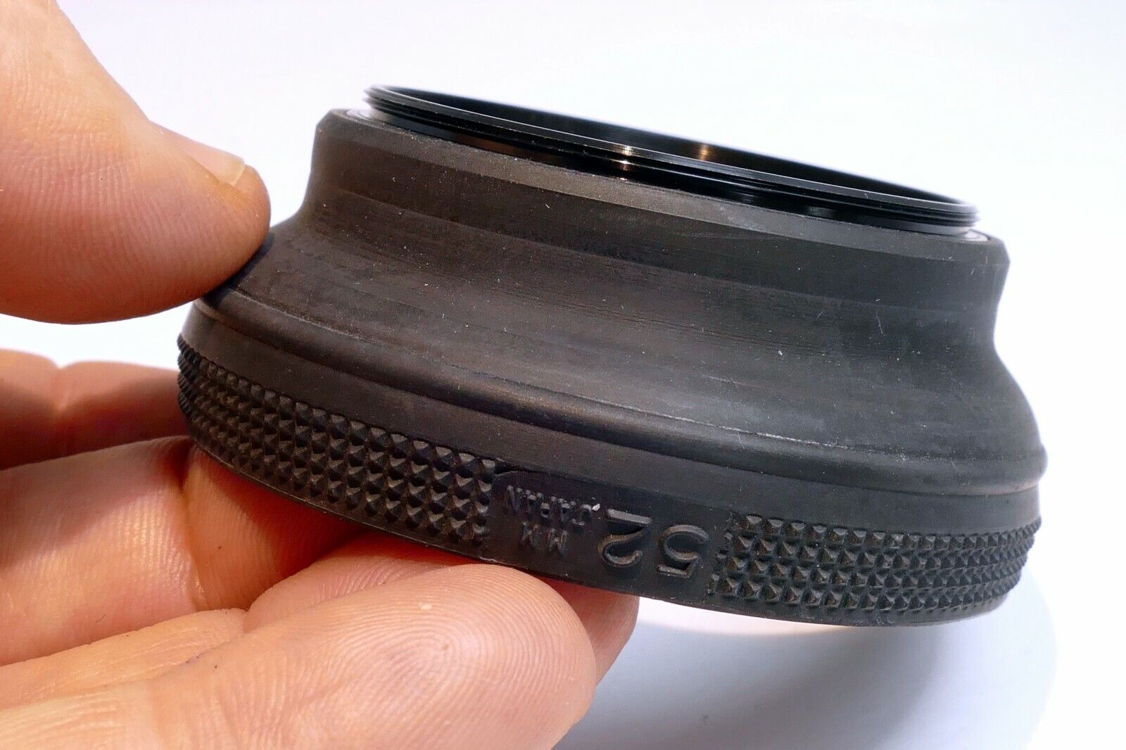 52mm Rubber Hood shade double  threaded