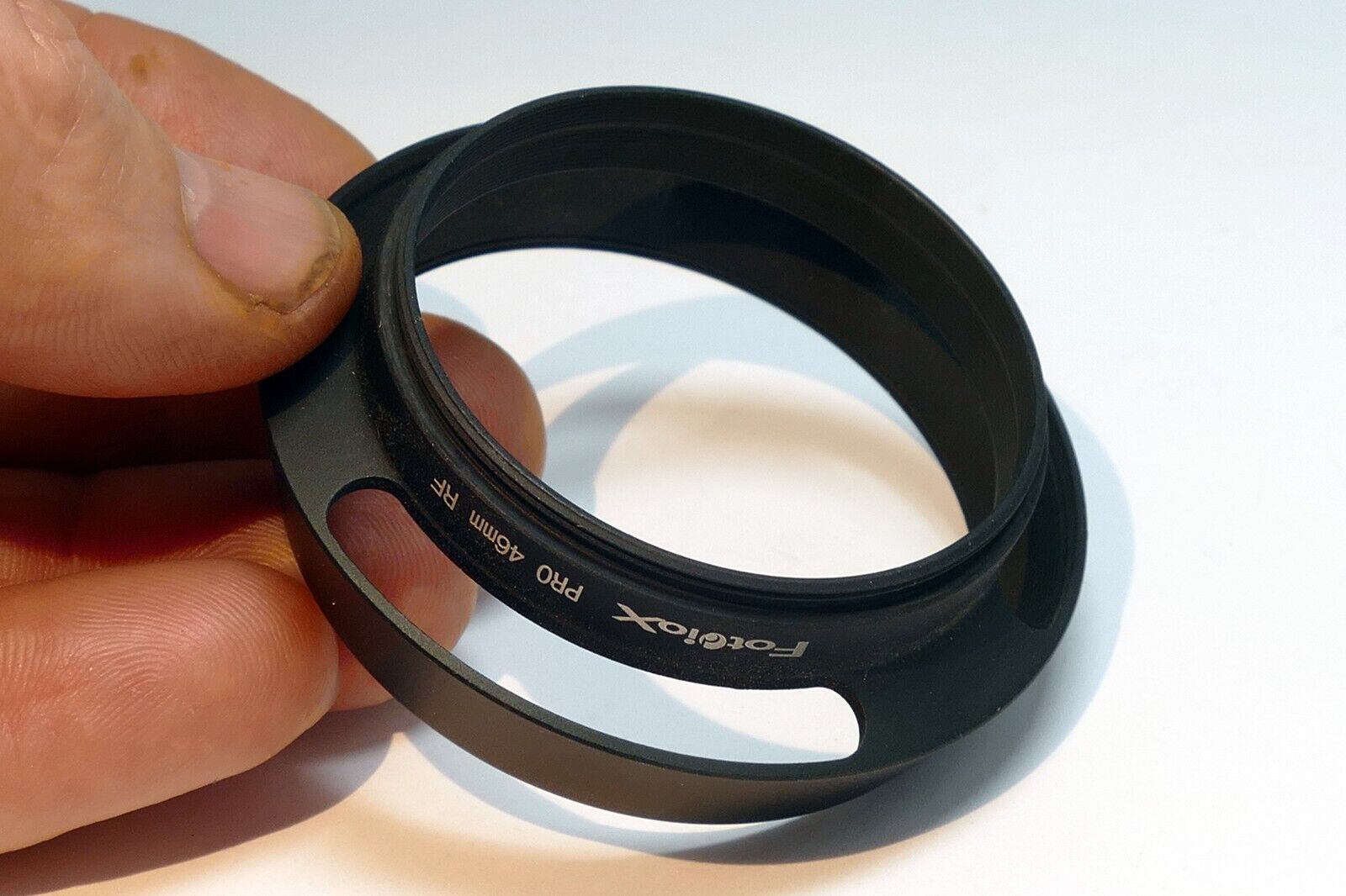 46mm Metal lens hood shade vented threaded screw in type for 5cm