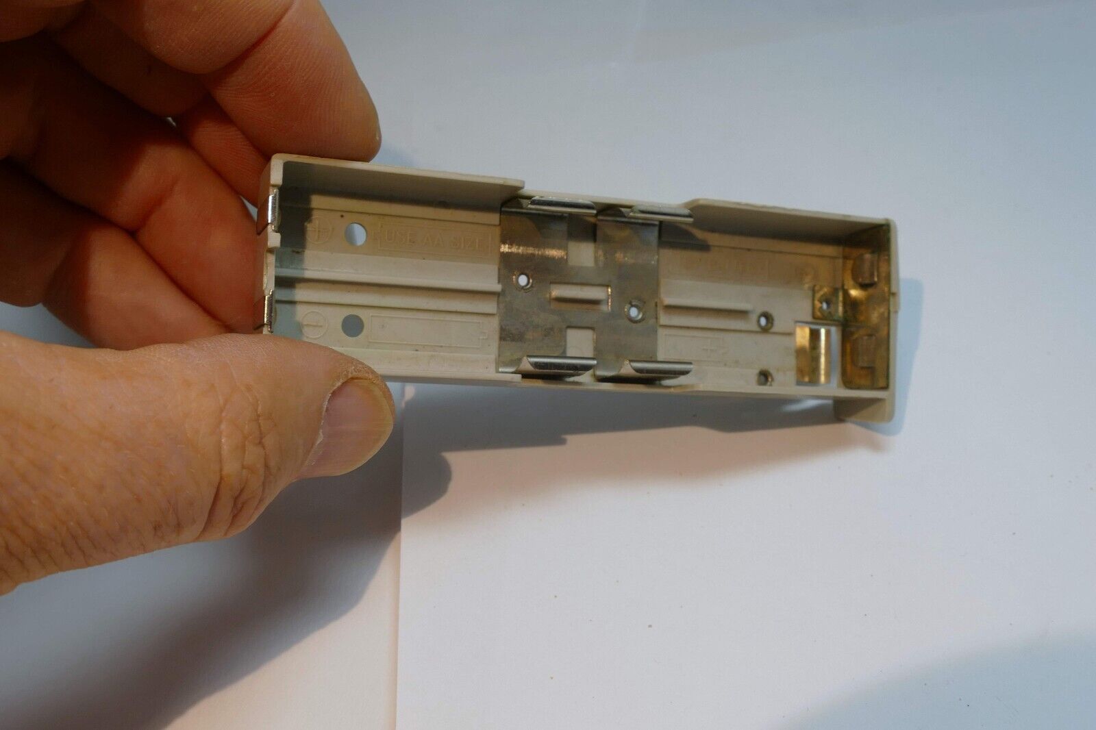AA battery holder  for a vintage flash