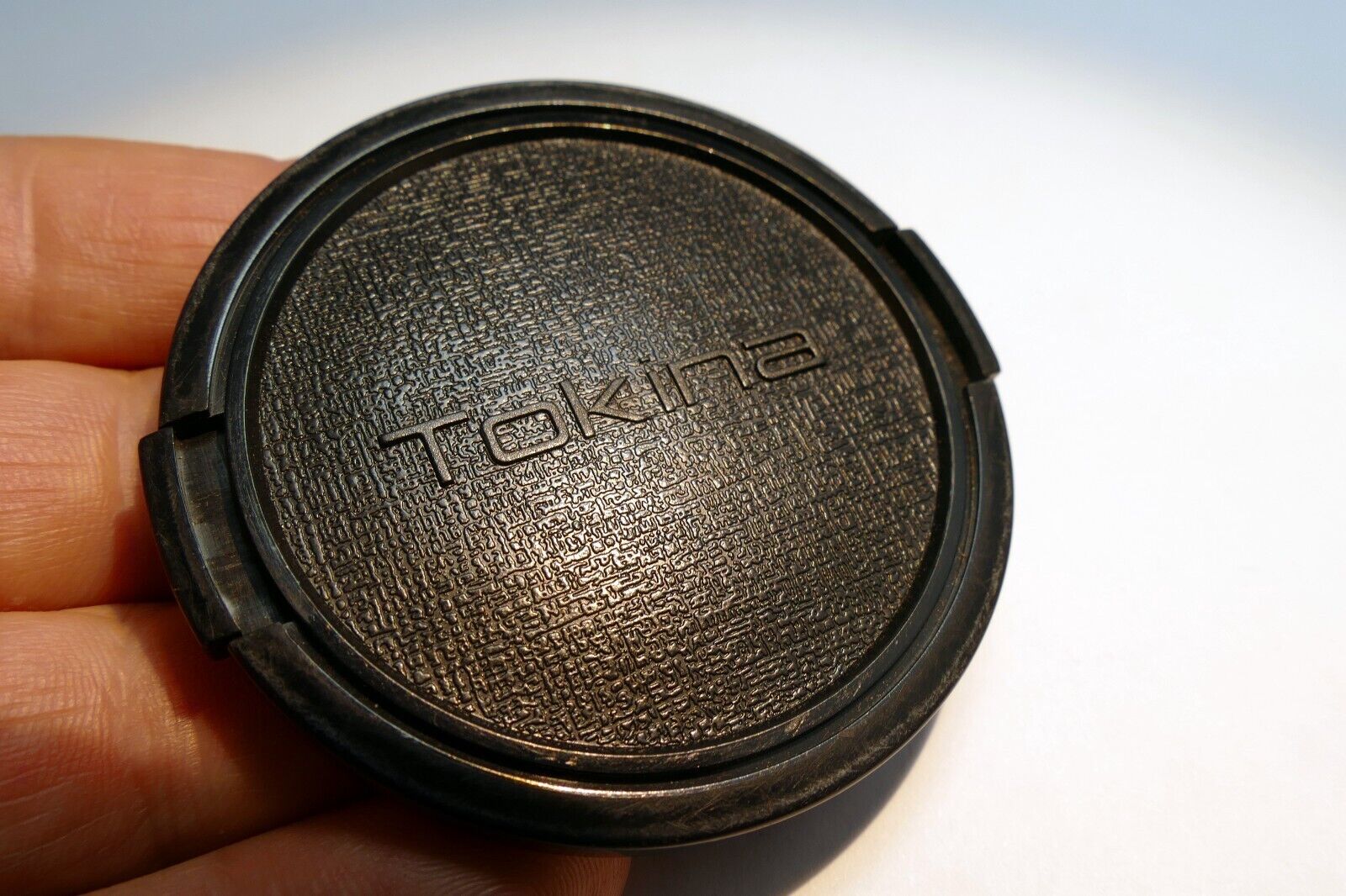 Tokina 62mm Lens Front Cap Snap on type for   Tokina Firin 20mm F/2 FE AF