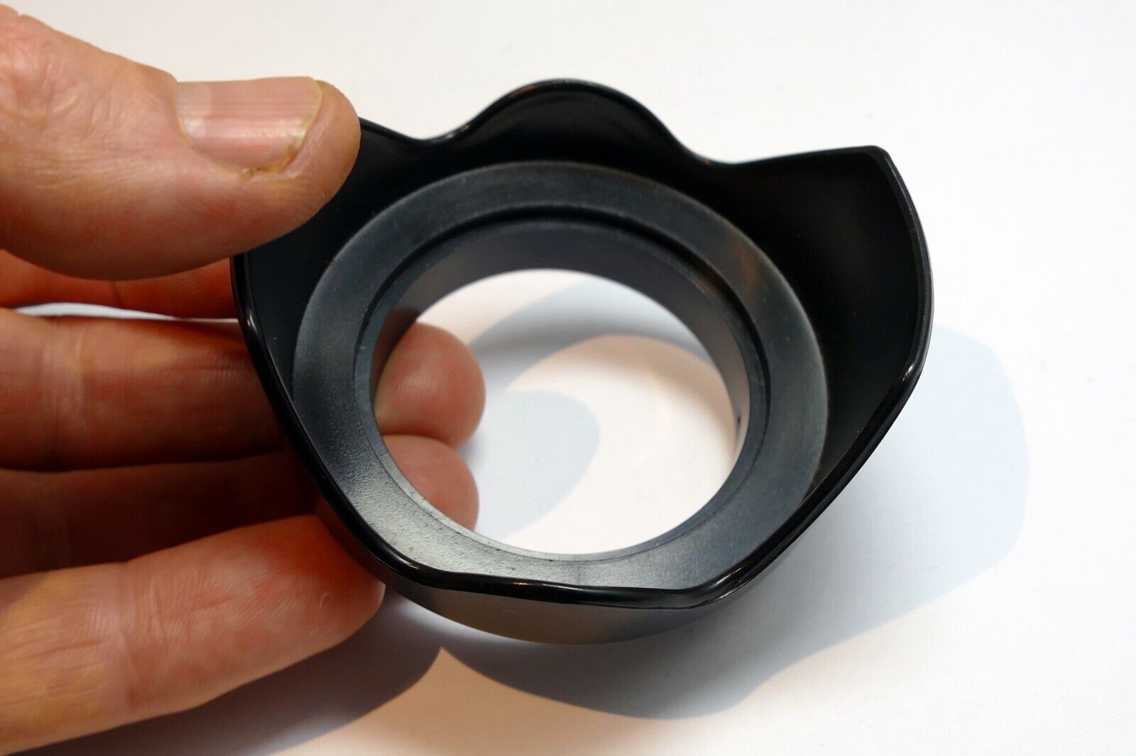 Ultimax 49mm Lens Hood Shade screw in petal plastic