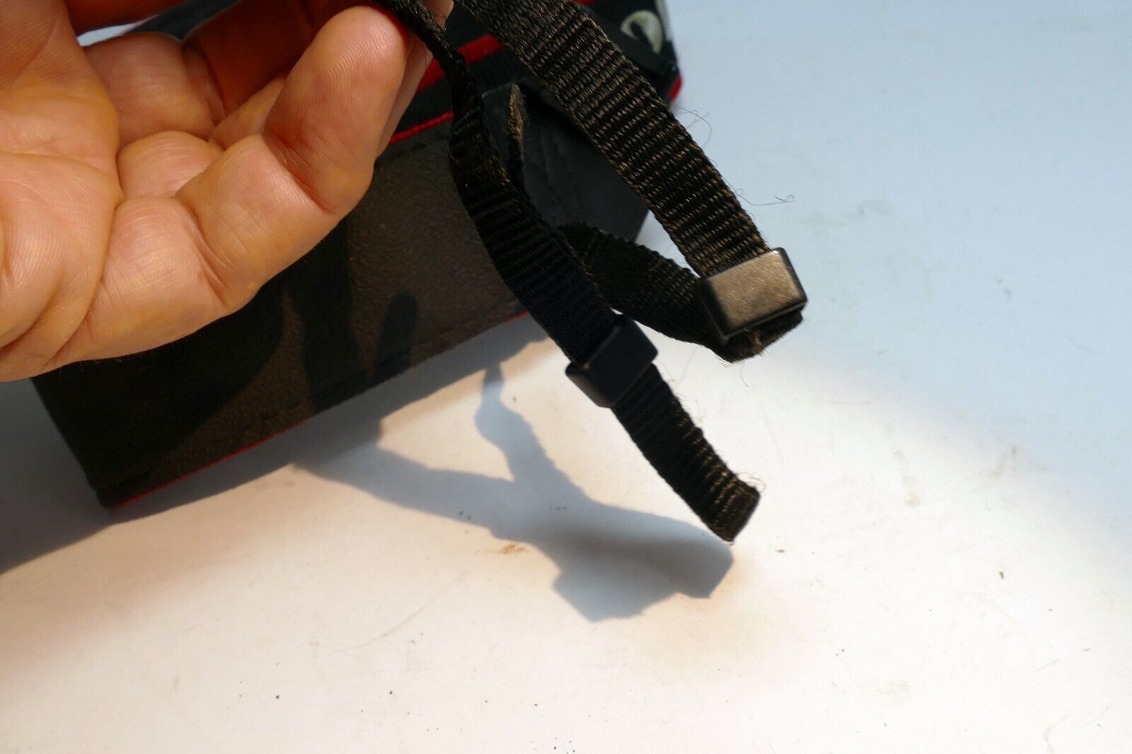 Canon EOS 70D SLR Digital Camera Neck Shoulder Strap - Genuine OEM