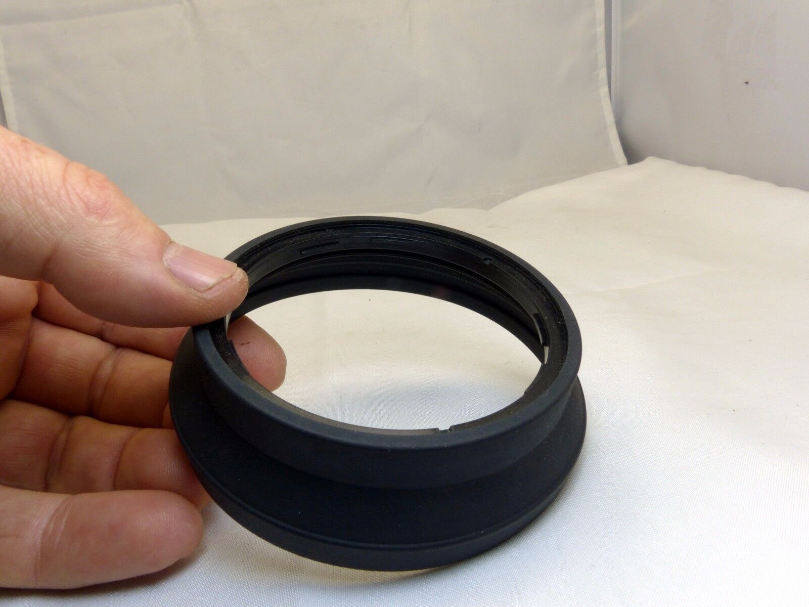 67mm ID Lens Hood collapsible Rubber unknown brand twist on type