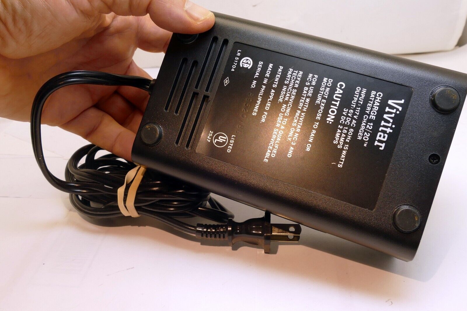 VIVITAR CHARGE 12 / 20 FLASH BATTERY CHARGER WITH NC-5 ADAPTER
