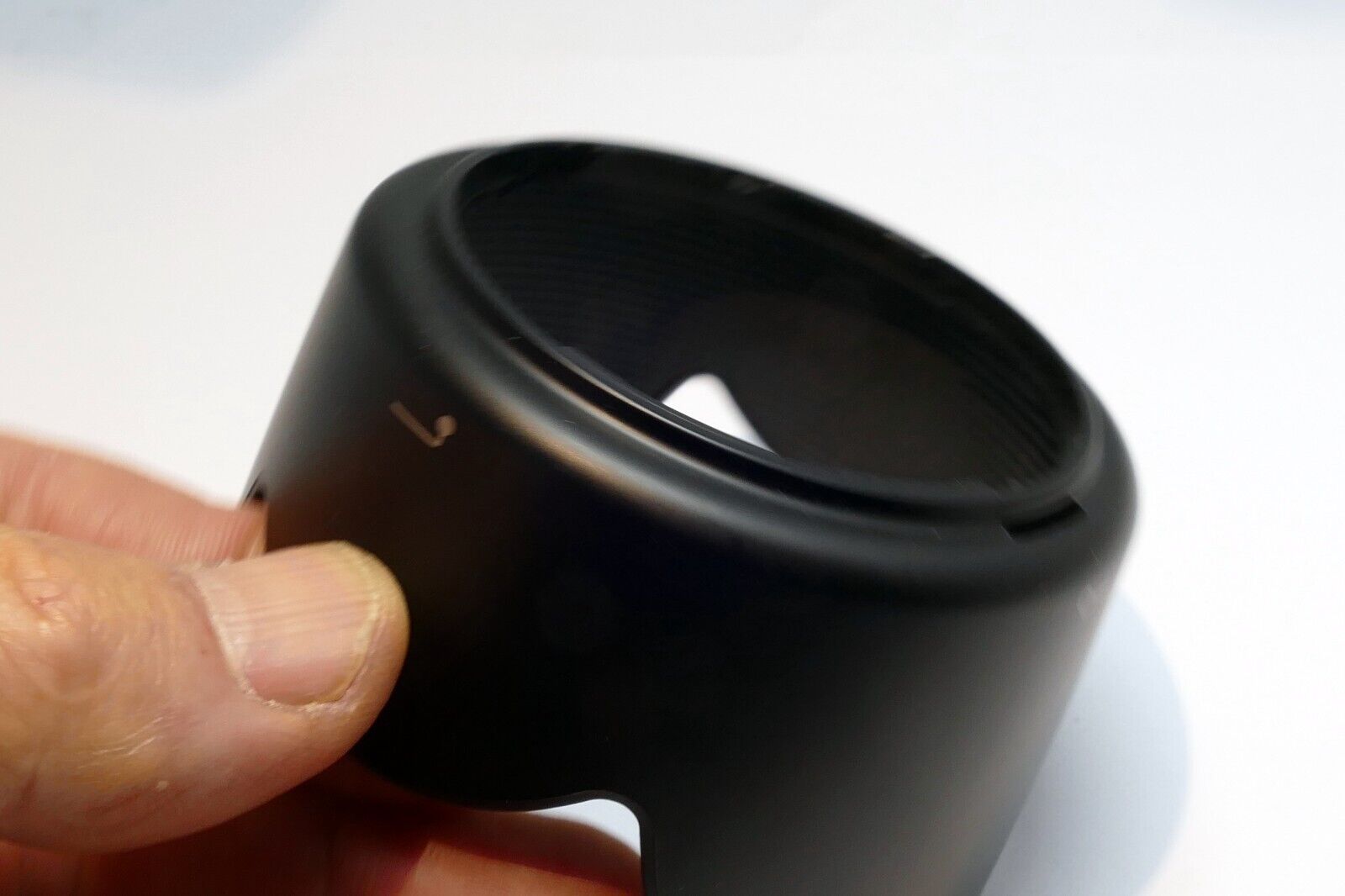 Nikon HB-34 Lens Hood Shade for AF-S DX 55-200mm F4-5.6G ED  - - -  Genuine OEM