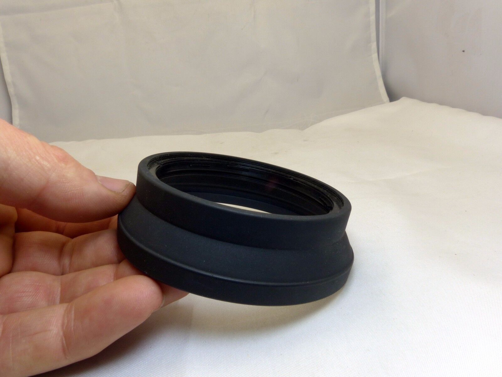 67mm ID Lens Hood collapsible Rubber unknown brand twist on type