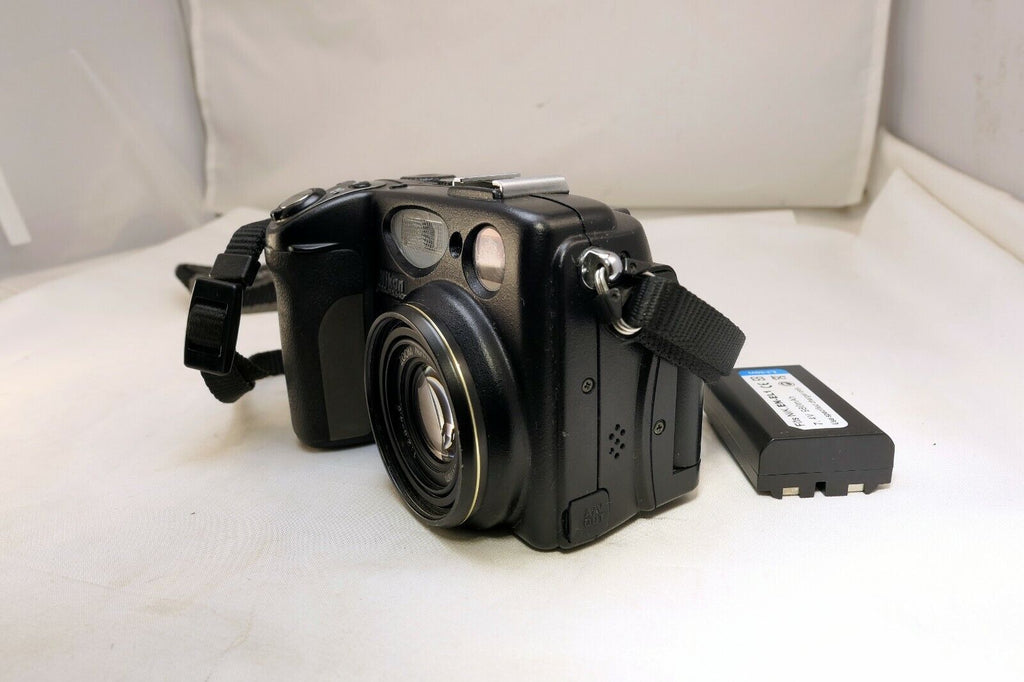 Nikon COOLPIX 5400 5MP Digital Camera AS IS no power