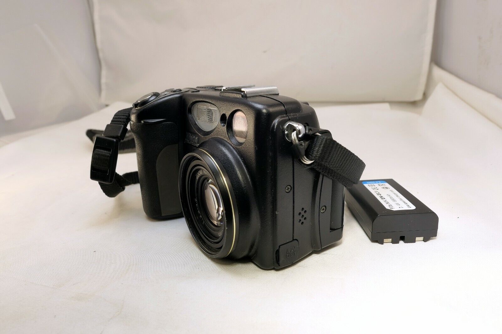 Nikon COOLPIX 5400 5MP Digital Camera AS IS no power