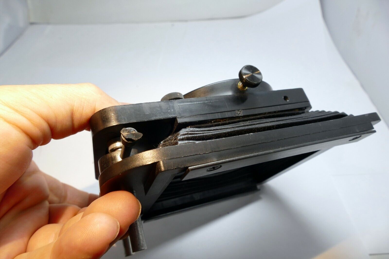 Lindahl Bellows lens Hood 31.1320 Bell-O-Shade Single 3X3 filter slot