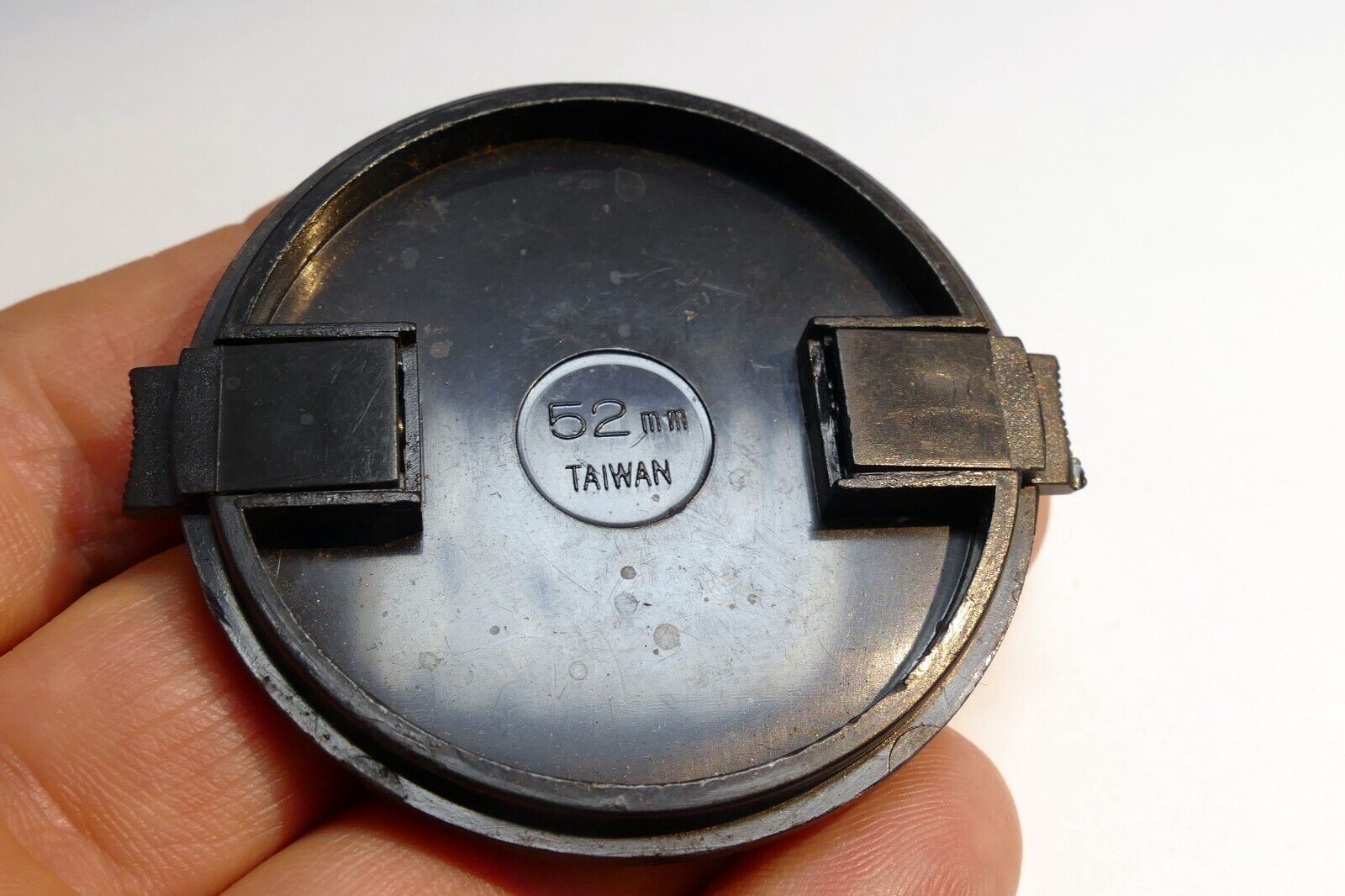 52mm snap on type Front Lens Cap for 50mm f1.7 f1.8