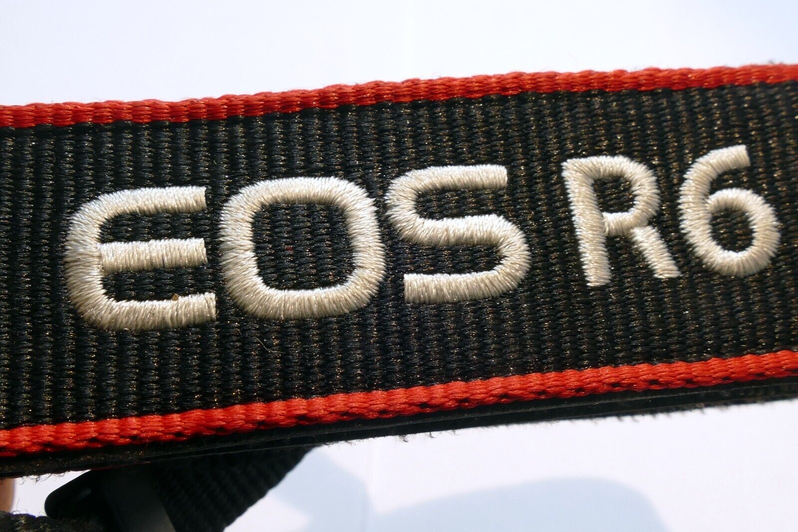 Canon EOS R6  mirrorless camera shoulder strap neck  3cm wide  - Genuine OEM