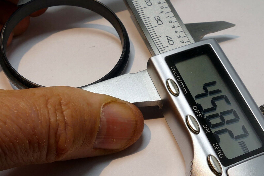 Ednalite  44.5mm series 6 VI retaining ring screw in 44mm