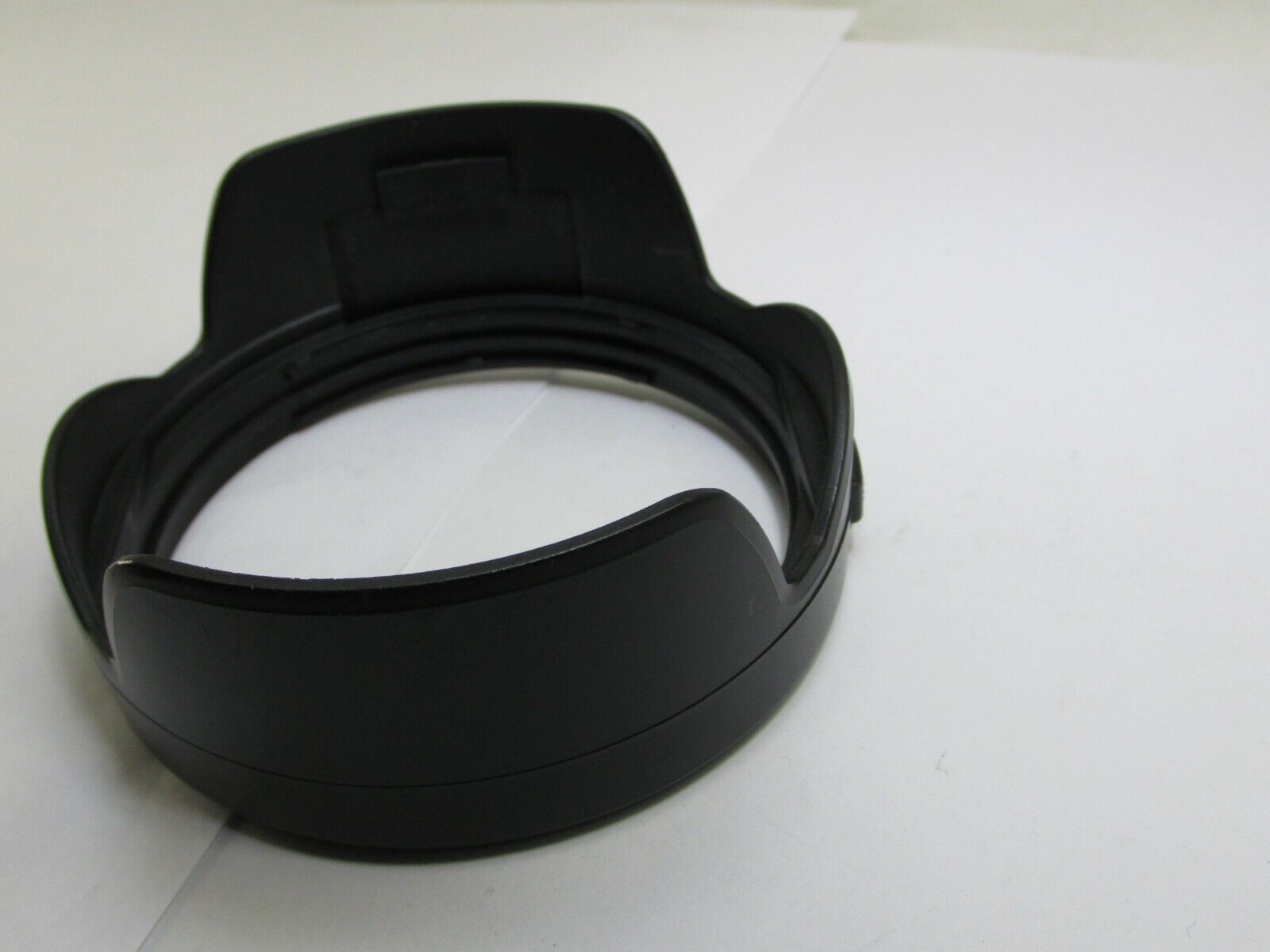 JJC Lens hood Shade LH-J66 for  Olympus M. Zuiko 12-40mm