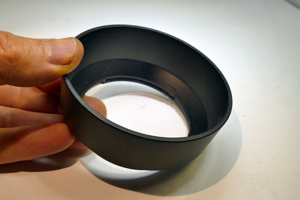 66mm Plastic twist on type Lens Hood Shade