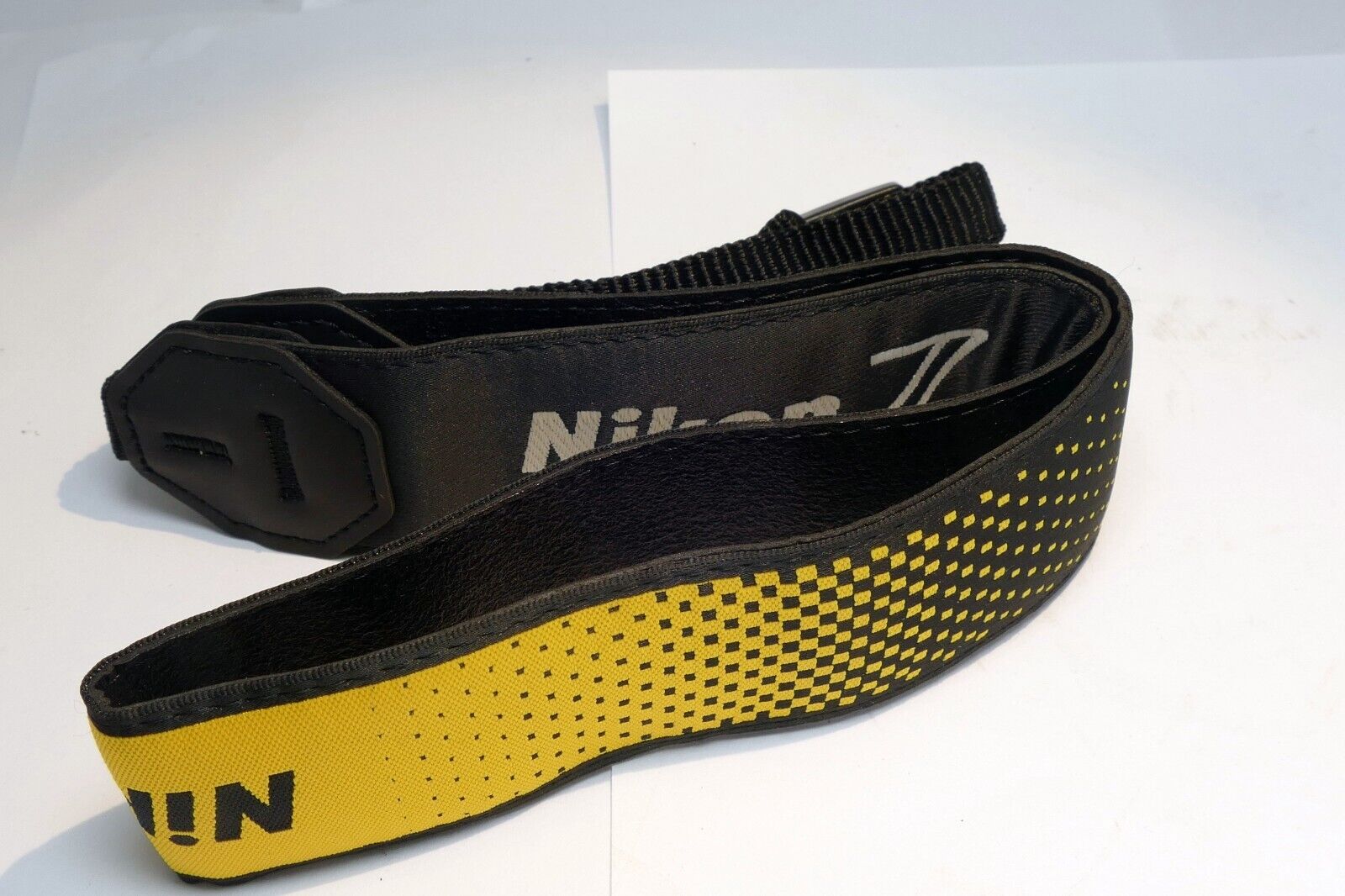 Genuine Nikon Z AN-DC19 1 3.5cm Neck/Shoulder Camera Strap for Z5 Z6 Z7Z9 - Mint