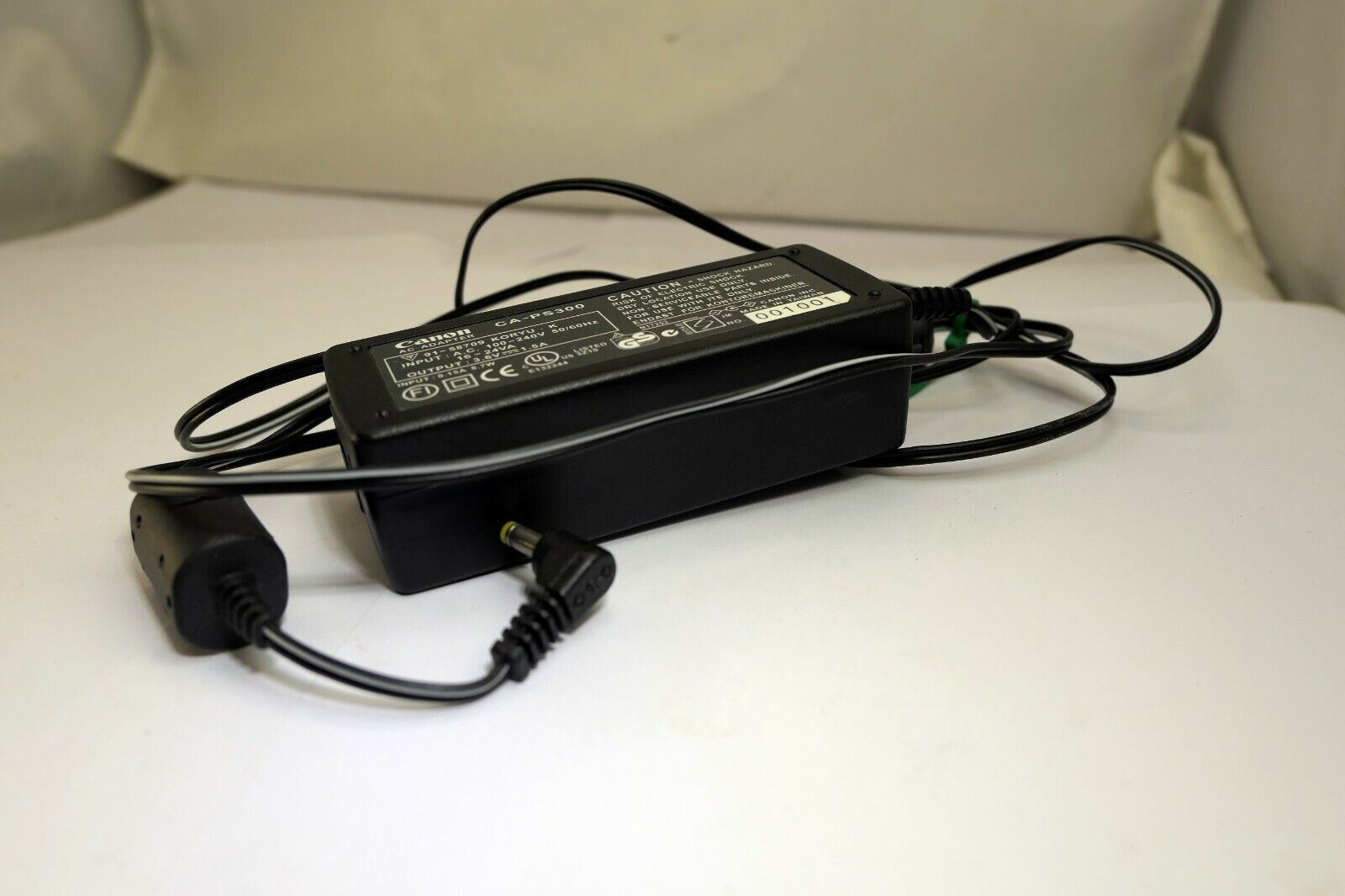 Canon CA-PS300 AC Power Adapter 100-240V Genuine OEM 3.6V 1.5A