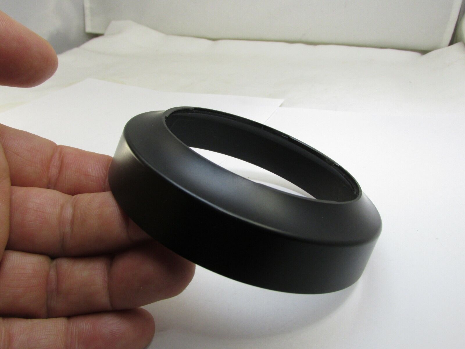 Lens Hood Shade adapter  twist on type for  WIDE-ANGLE 75mm ID for 72mm rim