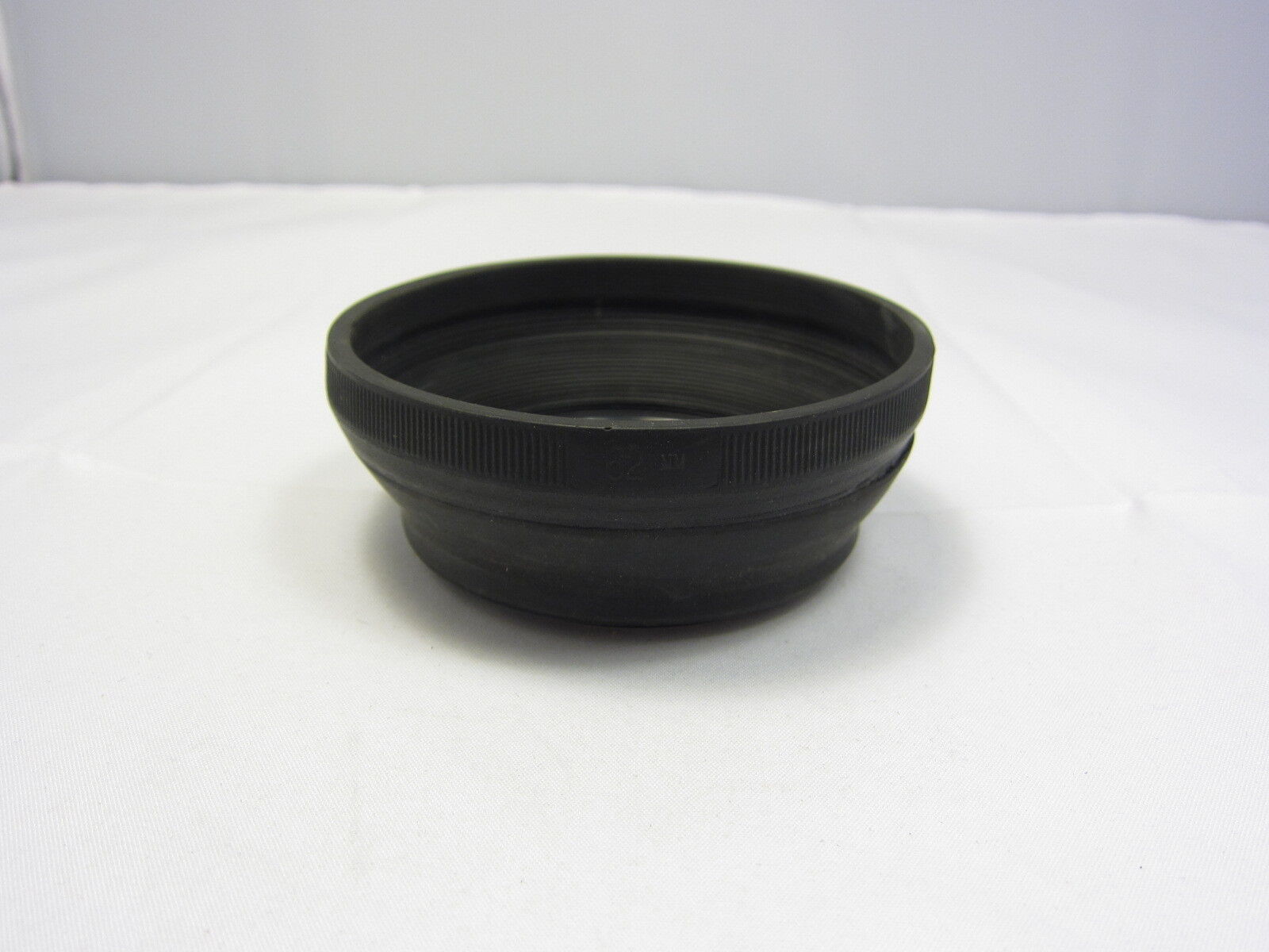 Generic Brand 62mm Collapsible Rubber Lens Hood Screw in Type Telephoto