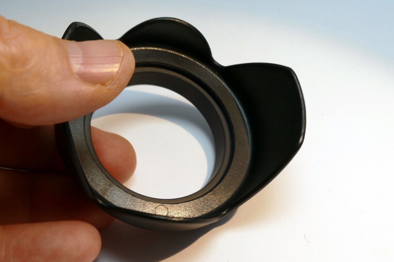 52mm plastic Lens Hood Shade  threaded  petal shaped for 18-5mm