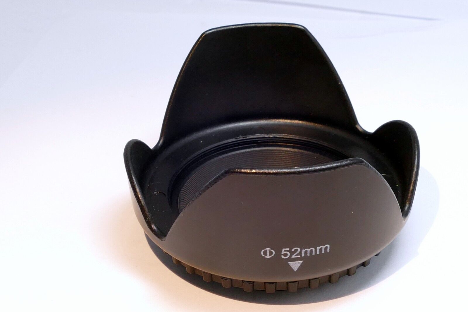 52mm Petal Lens hood shade threaded screw in for 18-55mm
