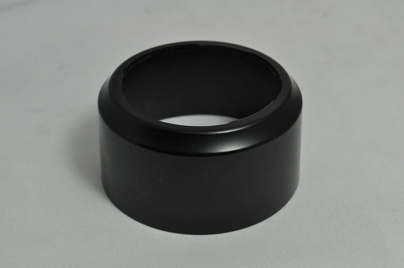 Plastic Lens Hood 58.6mm inner diameter unknown brand O1015039