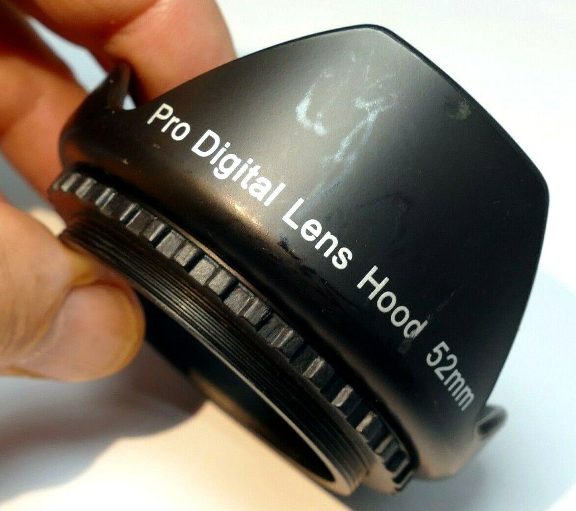 Pro Digital 52mm Petal Shaped Plastic Lens Hood screw in type for 18-55mm zoom