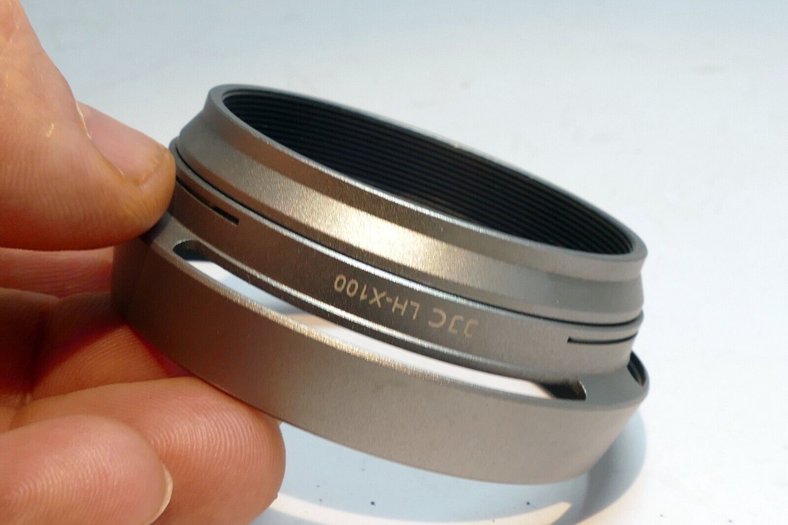 JJC LH-X100 Metal round Bayonet Hood Shade for Fujinon X100 camera lens Gray