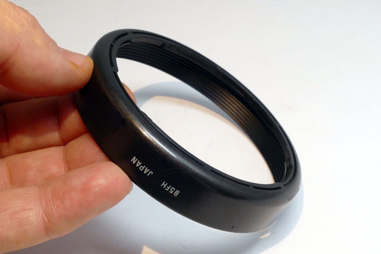 Tamron B5FH hood Shade for AF 28-200mm f3.8-5.6 First version lens 71D 72mm rim