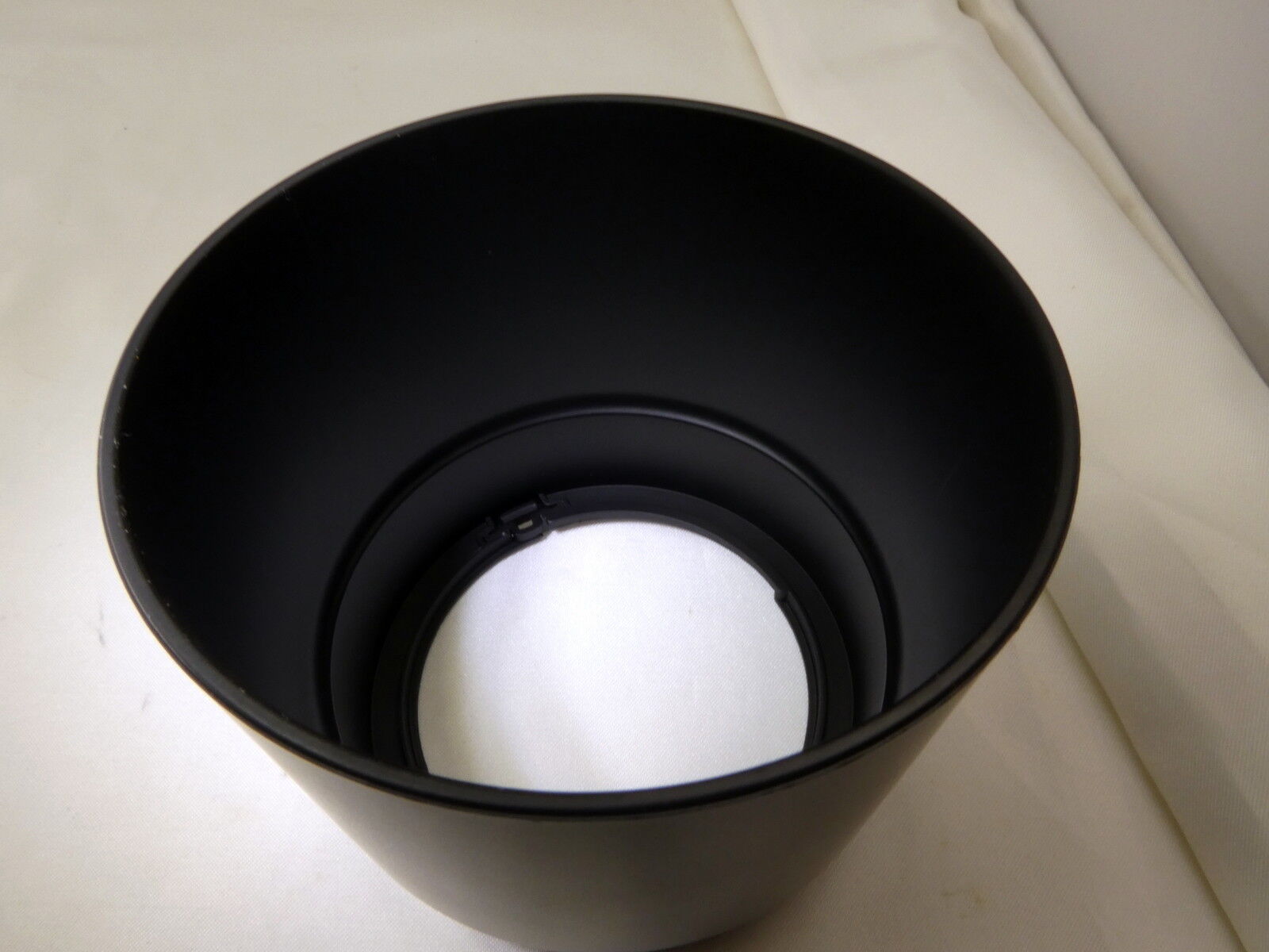 Replacement Lens Hood Shade ET-67  for Canon for 100mm 2.8 USM Macro EF